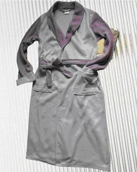 福州榮登貿(mào)易 專(zhuān)注服裝服飾零售與批發(fā)，提供優(yōu)質(zhì)搖粒絨睡袍及全品類(lèi)服飾服務(wù)